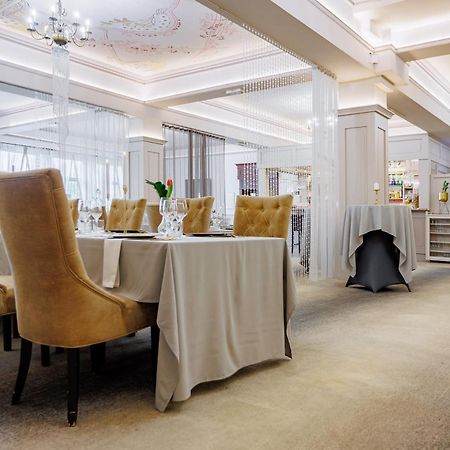 Hotel Cristal Park Dąbrowa Tarnowska エクステリア 写真