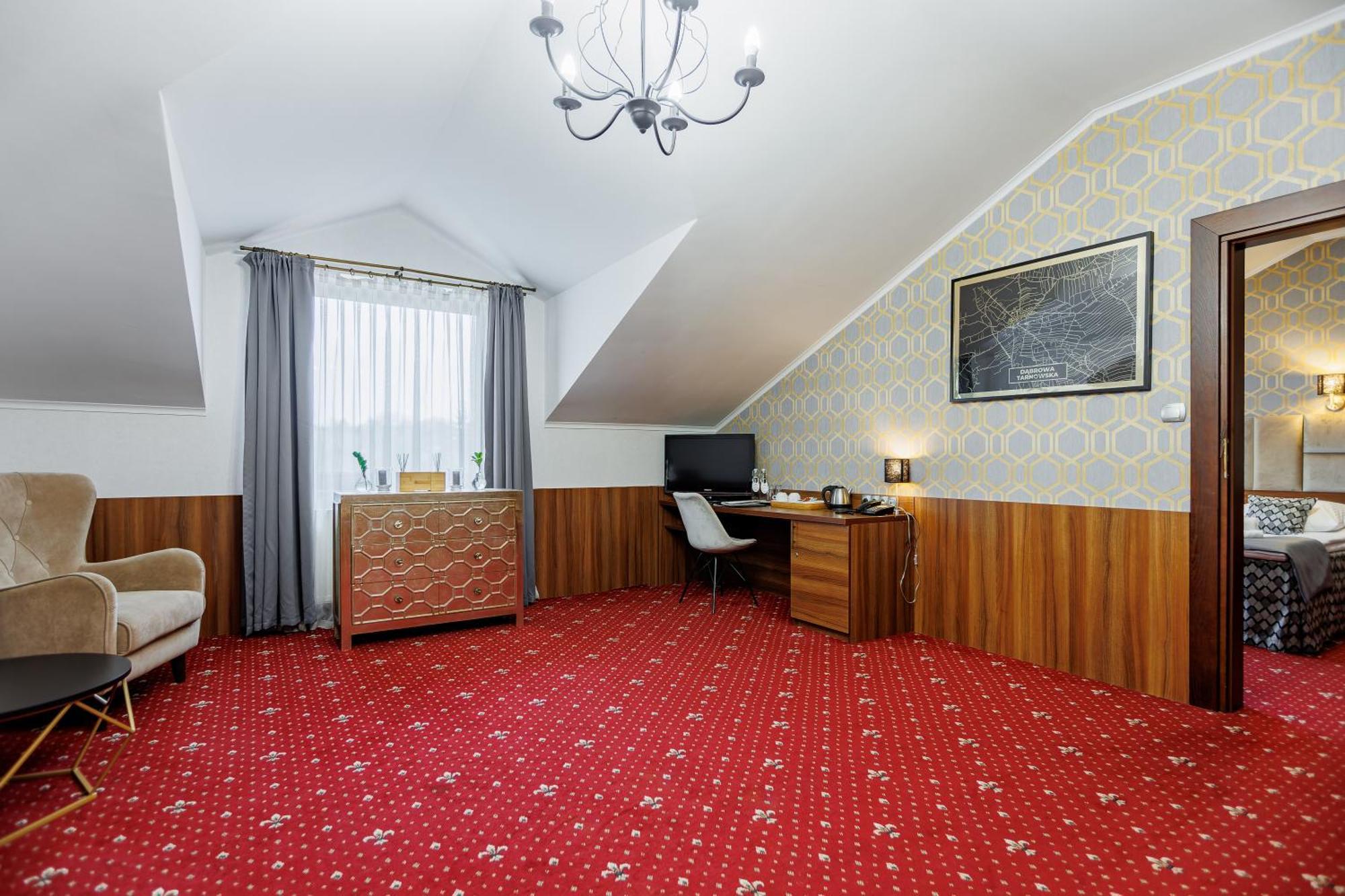 Hotel Cristal Park Dąbrowa Tarnowska エクステリア 写真