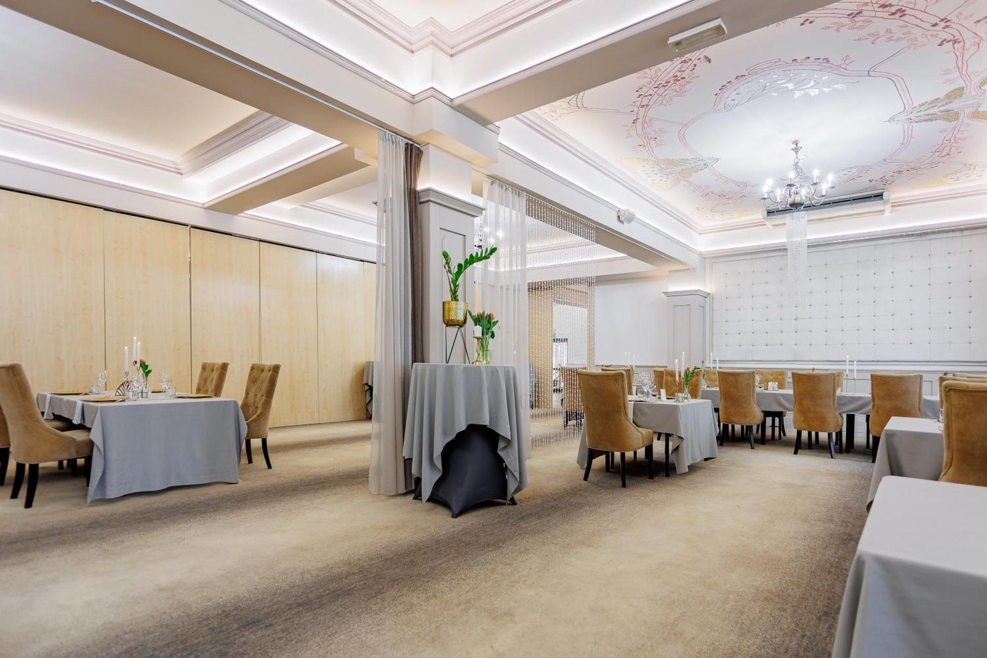 Hotel Cristal Park Dąbrowa Tarnowska エクステリア 写真