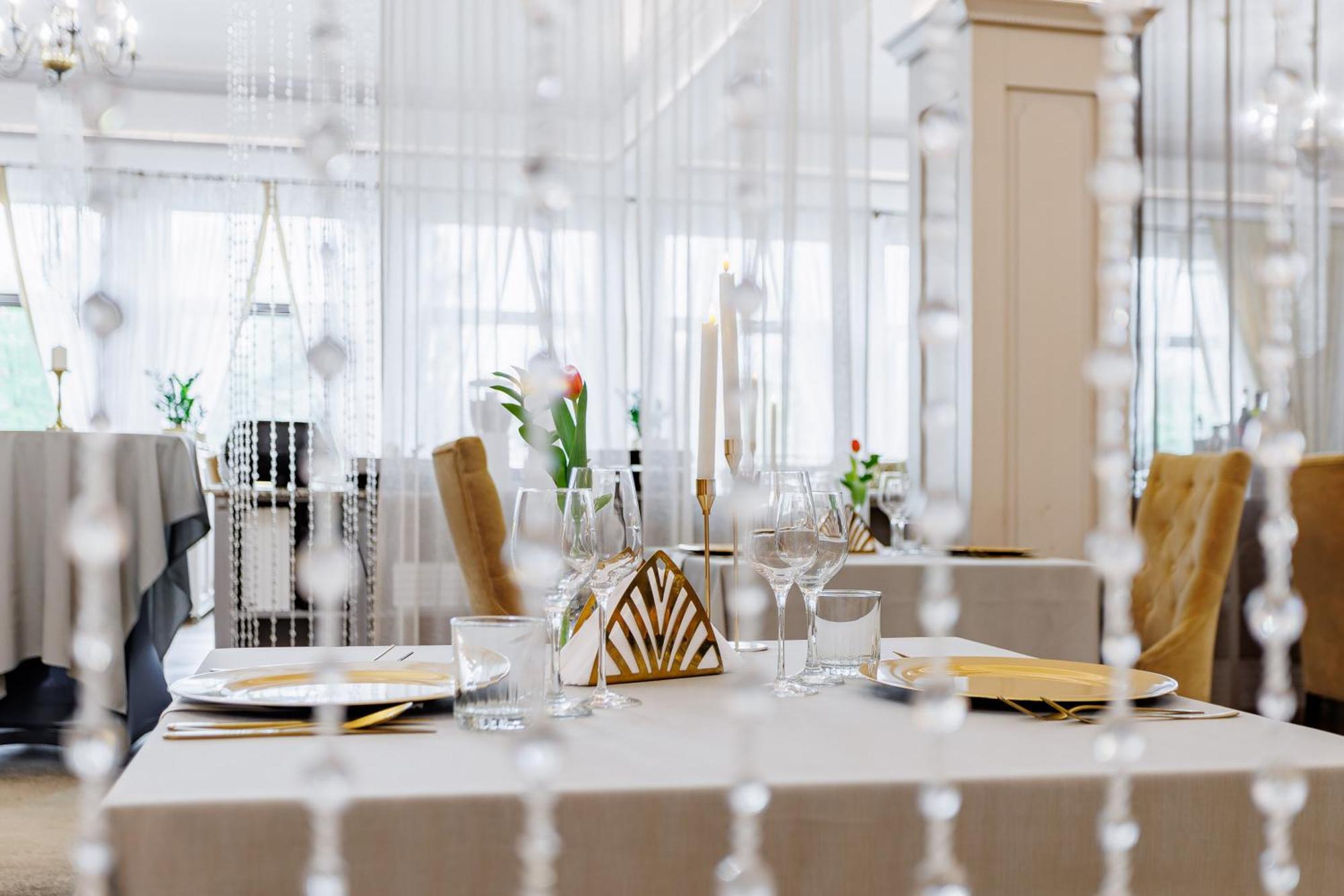 Hotel Cristal Park Dąbrowa Tarnowska エクステリア 写真