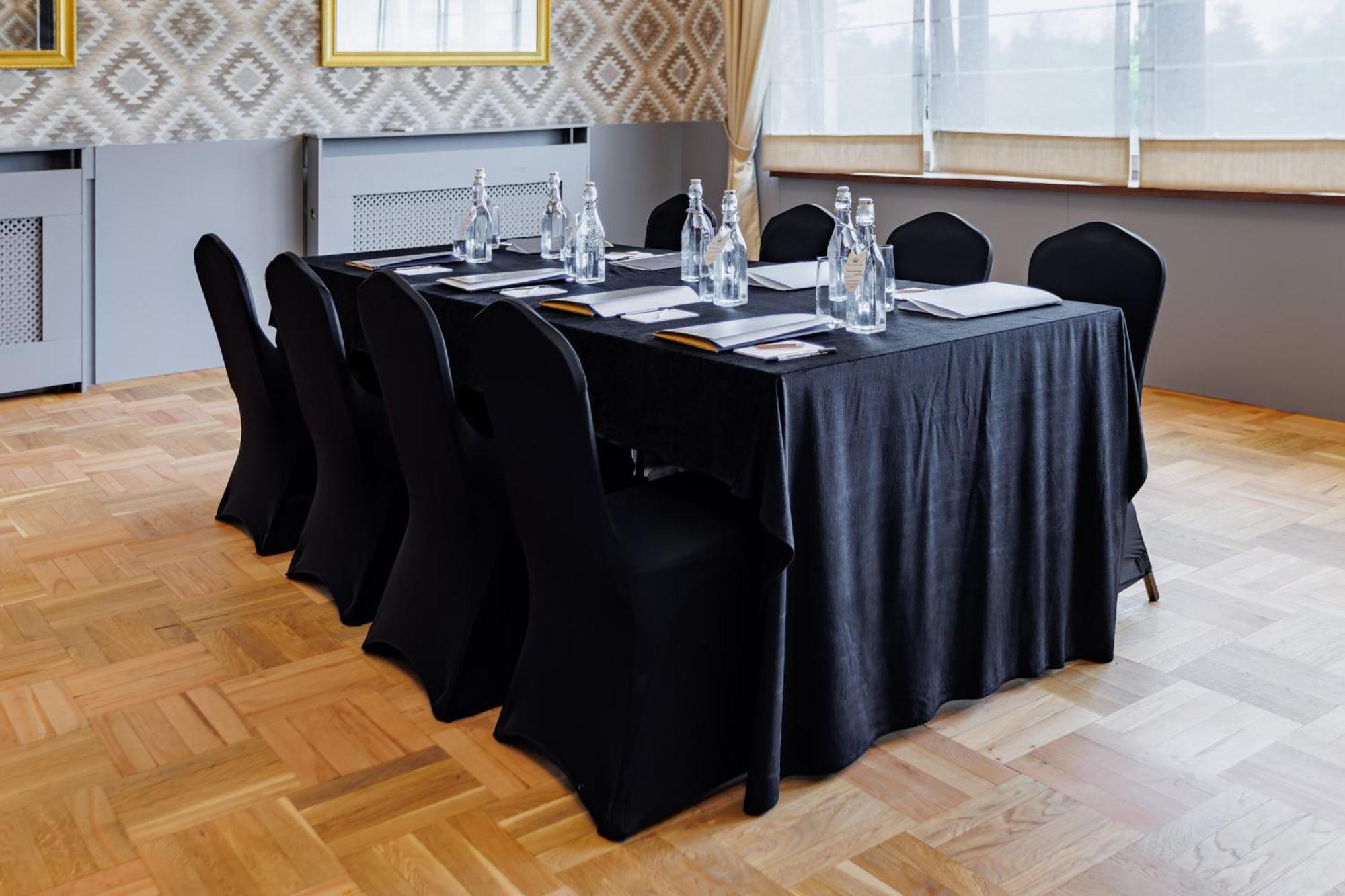 Hotel Cristal Park Dąbrowa Tarnowska エクステリア 写真