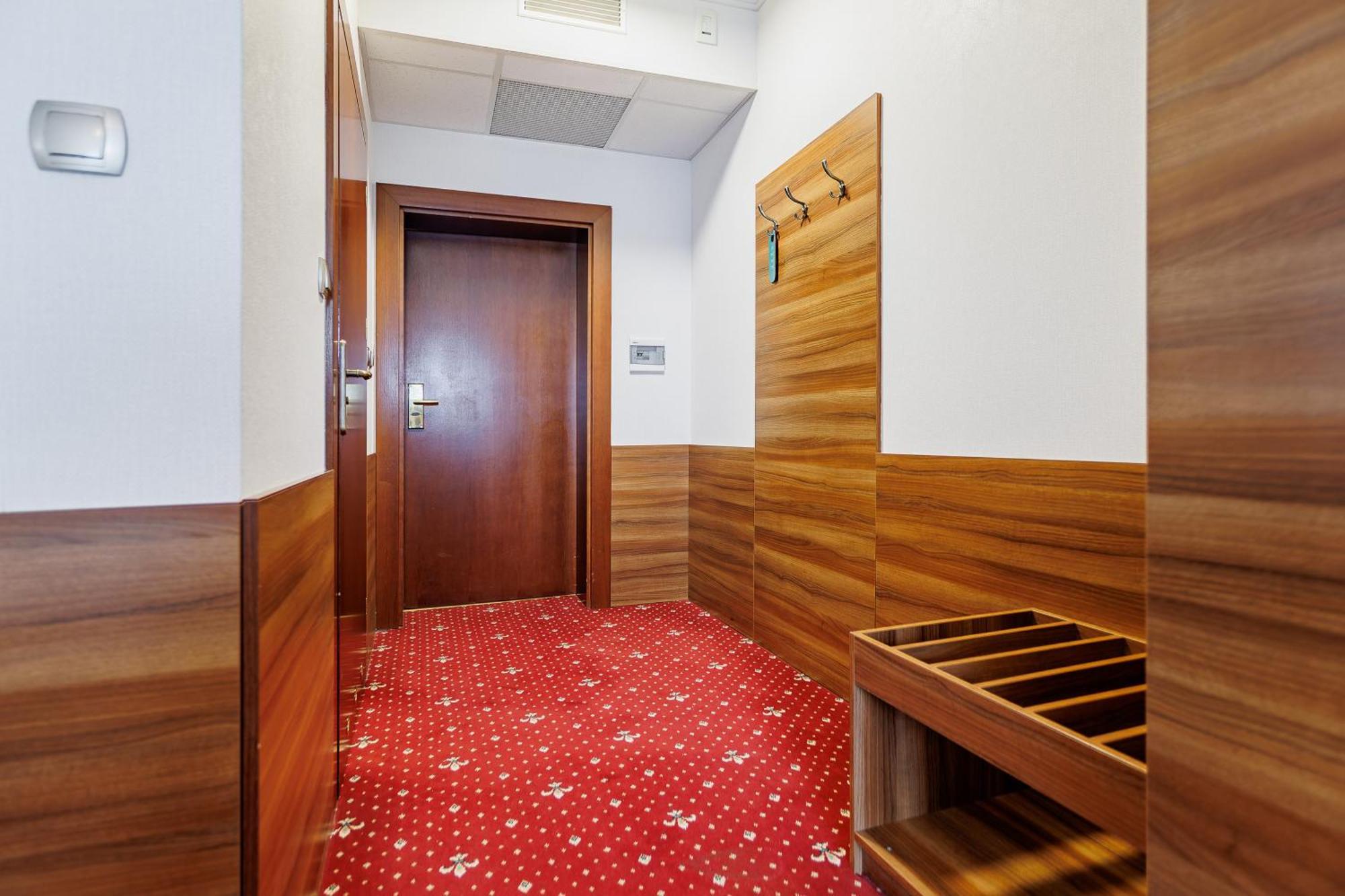 Hotel Cristal Park Dąbrowa Tarnowska エクステリア 写真