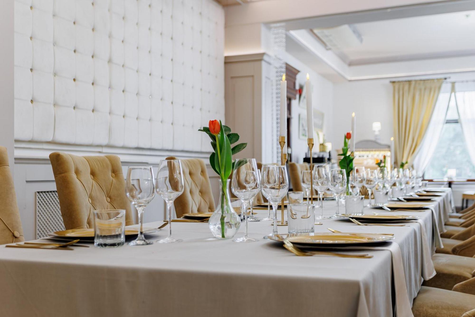 Hotel Cristal Park Dąbrowa Tarnowska エクステリア 写真