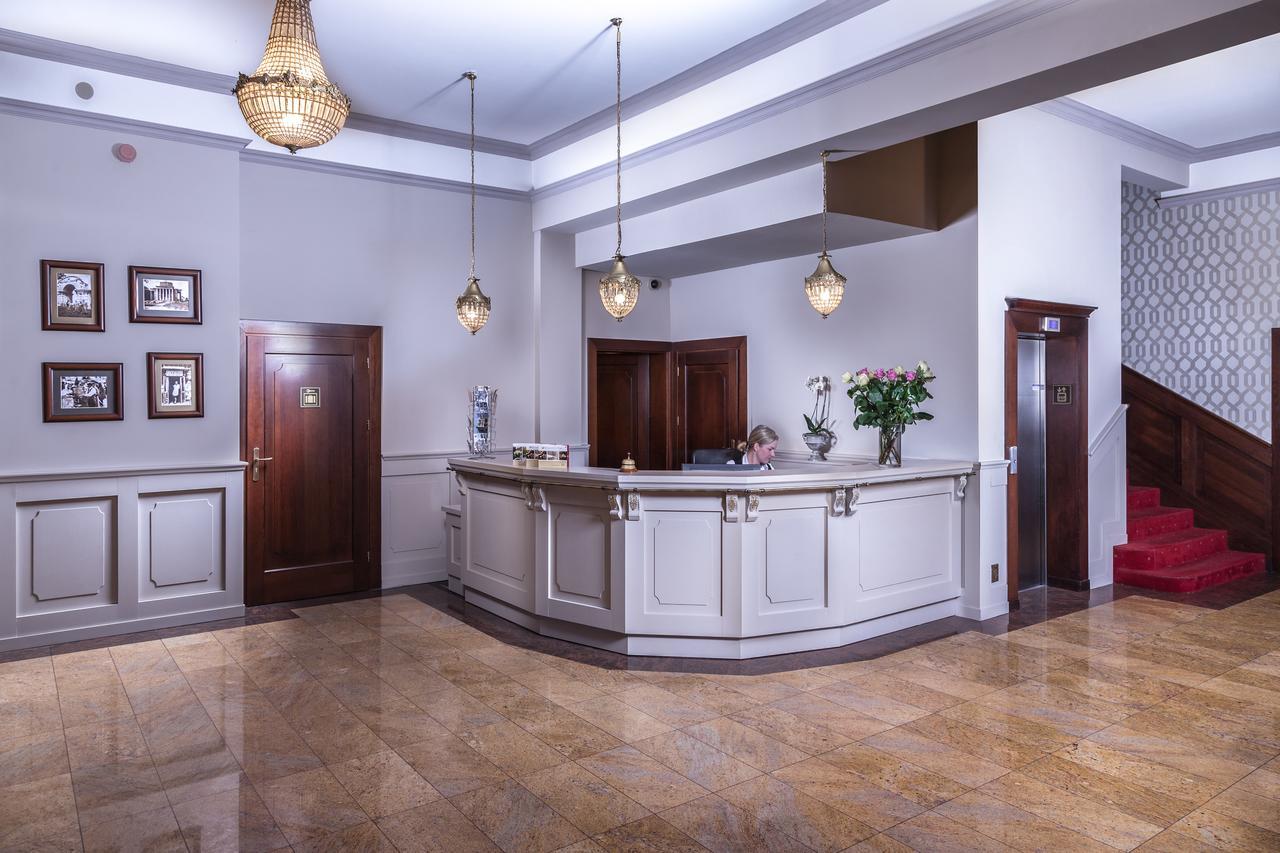 Hotel Cristal Park Dąbrowa Tarnowska エクステリア 写真